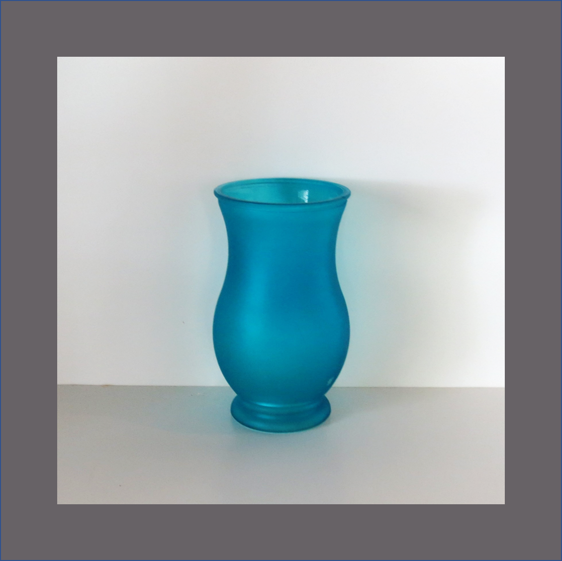 blue-hurricane-vase------